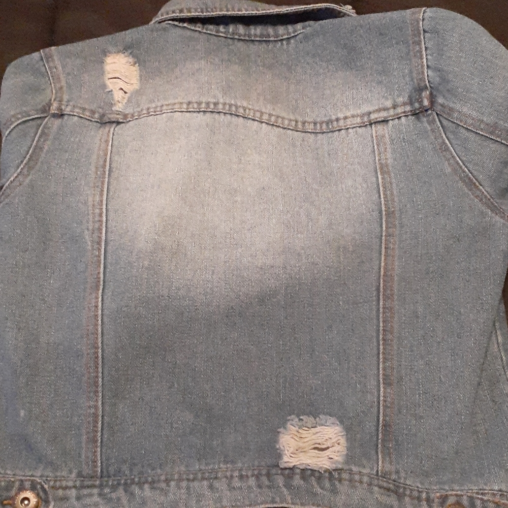 Juniors ( S )Ripped  Denim Jean Jacket - Picture 4 of 4